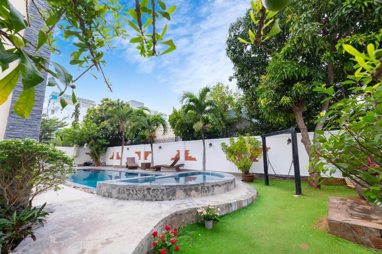 Palm Villa Near Beach 6 Vung Tau Exteriör bild