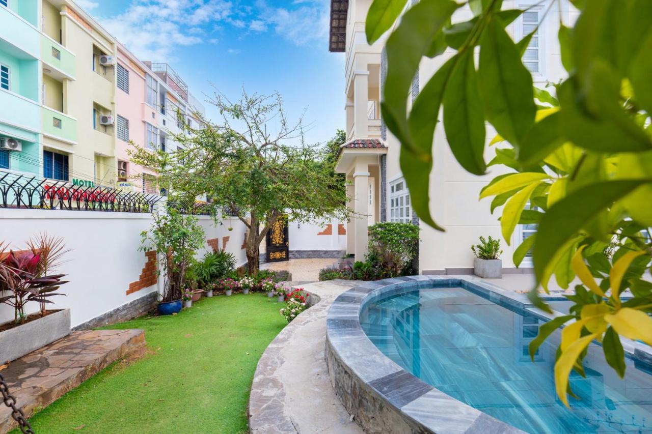 Palm Villa Near Beach 6 Vung Tau Exteriör bild
